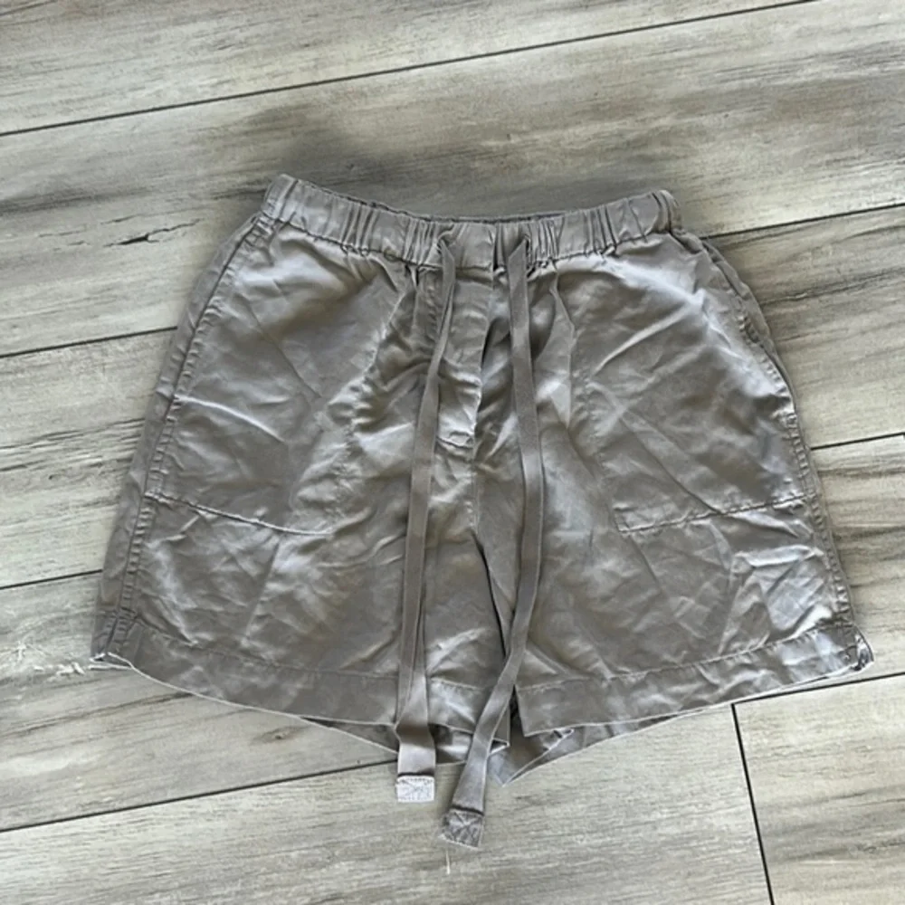 Wilfred Free size XXS linen cotton blend shorts